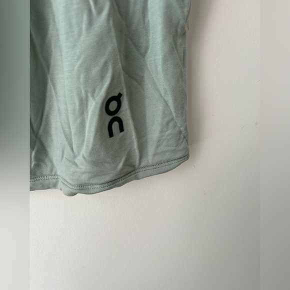On running ACTIVE-T BREATHE sage green tshirt - Picture 6 of 9
